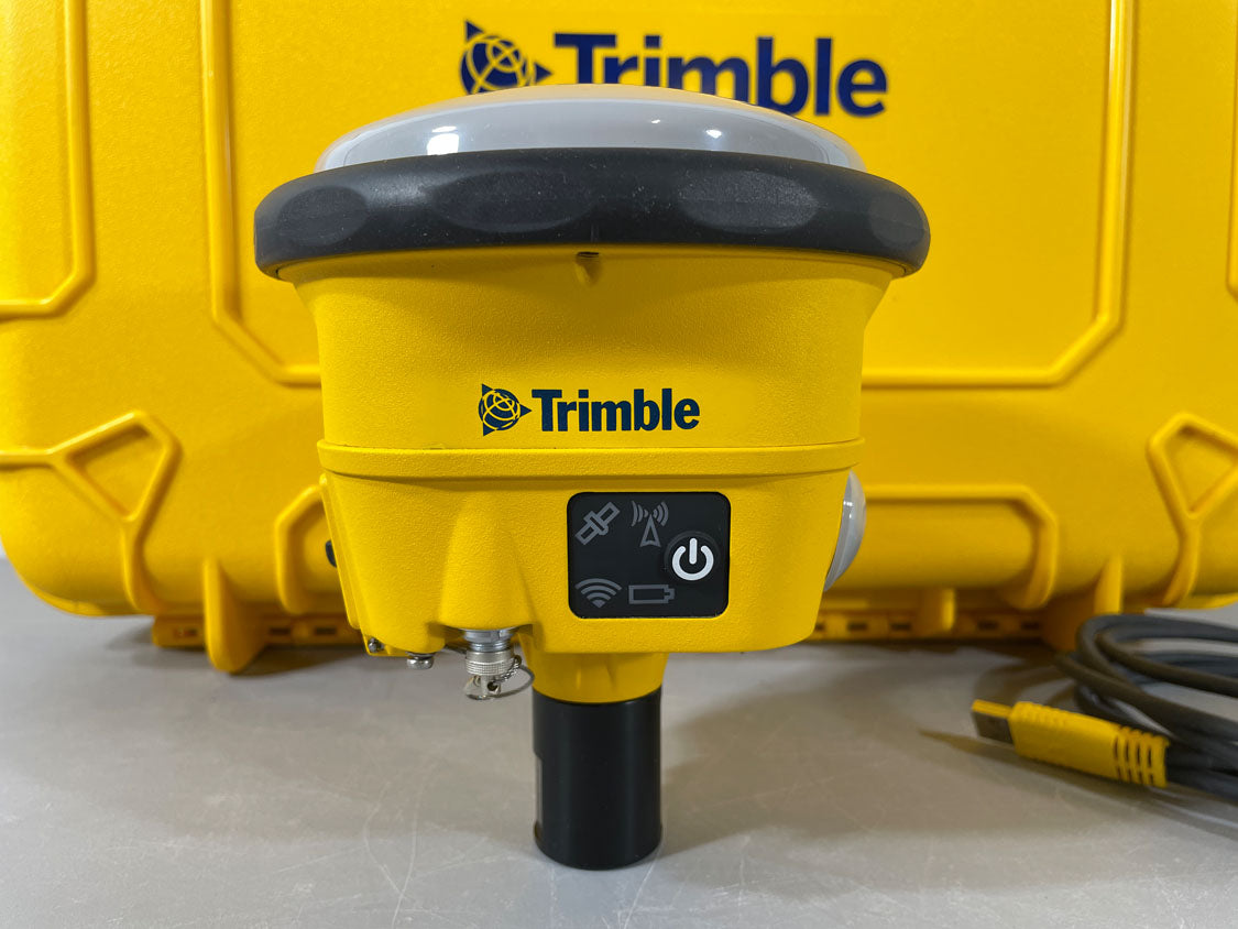 Trimble R780 - looks identical to SPS986 and SPS985
